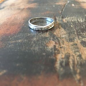 White gold ring with zirconia.